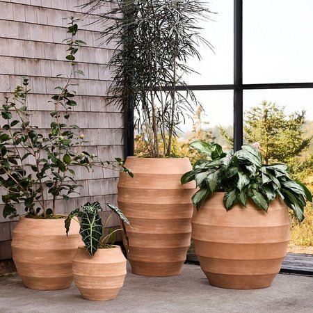 202403_0215_eli-ficonstone-indoor-outdoor-planters-z