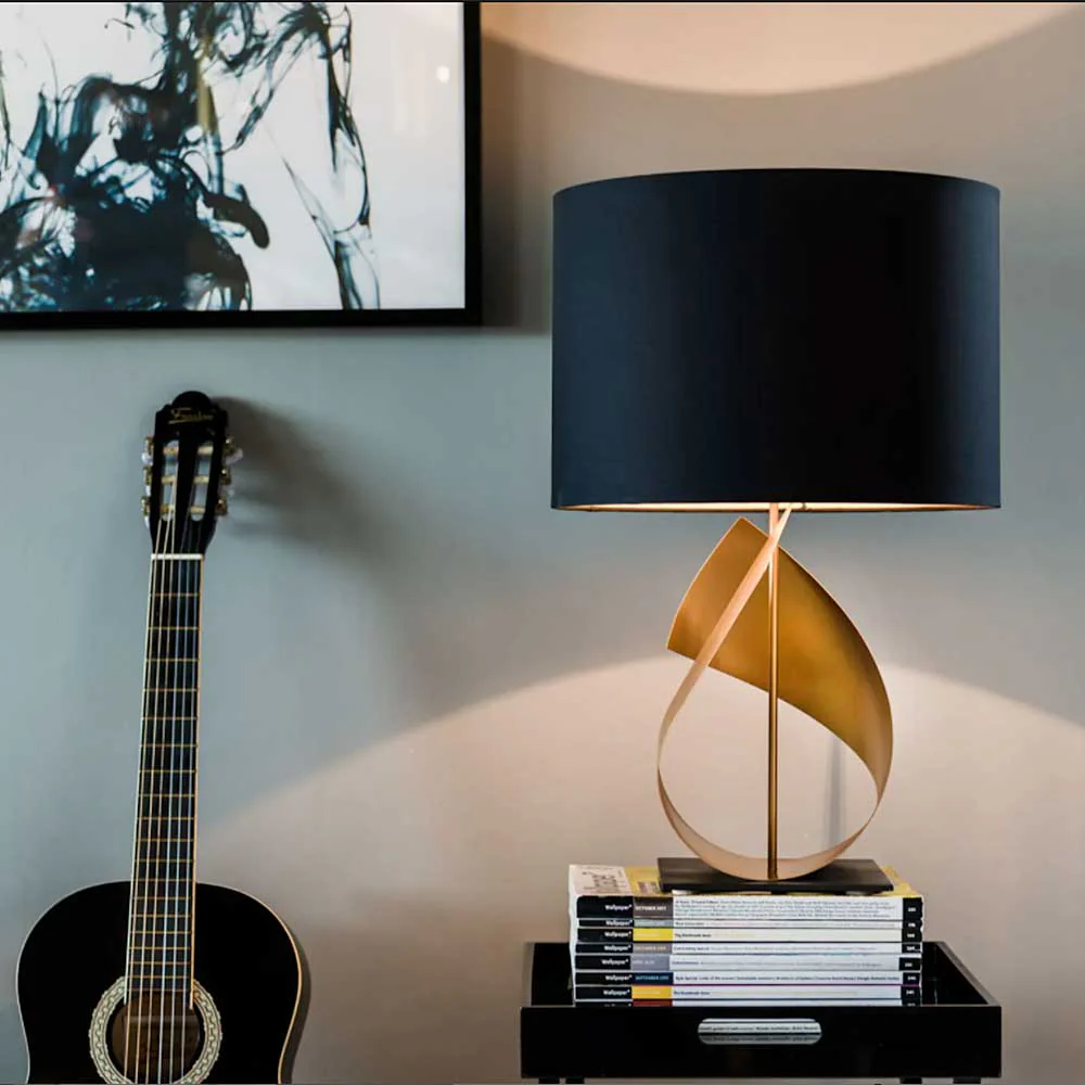 table-lamp-gold-black-modern-contemporary-designer-lighting-arcform_6f8a361a-fb12-43e1-9dc1-4b2d9f288f2d